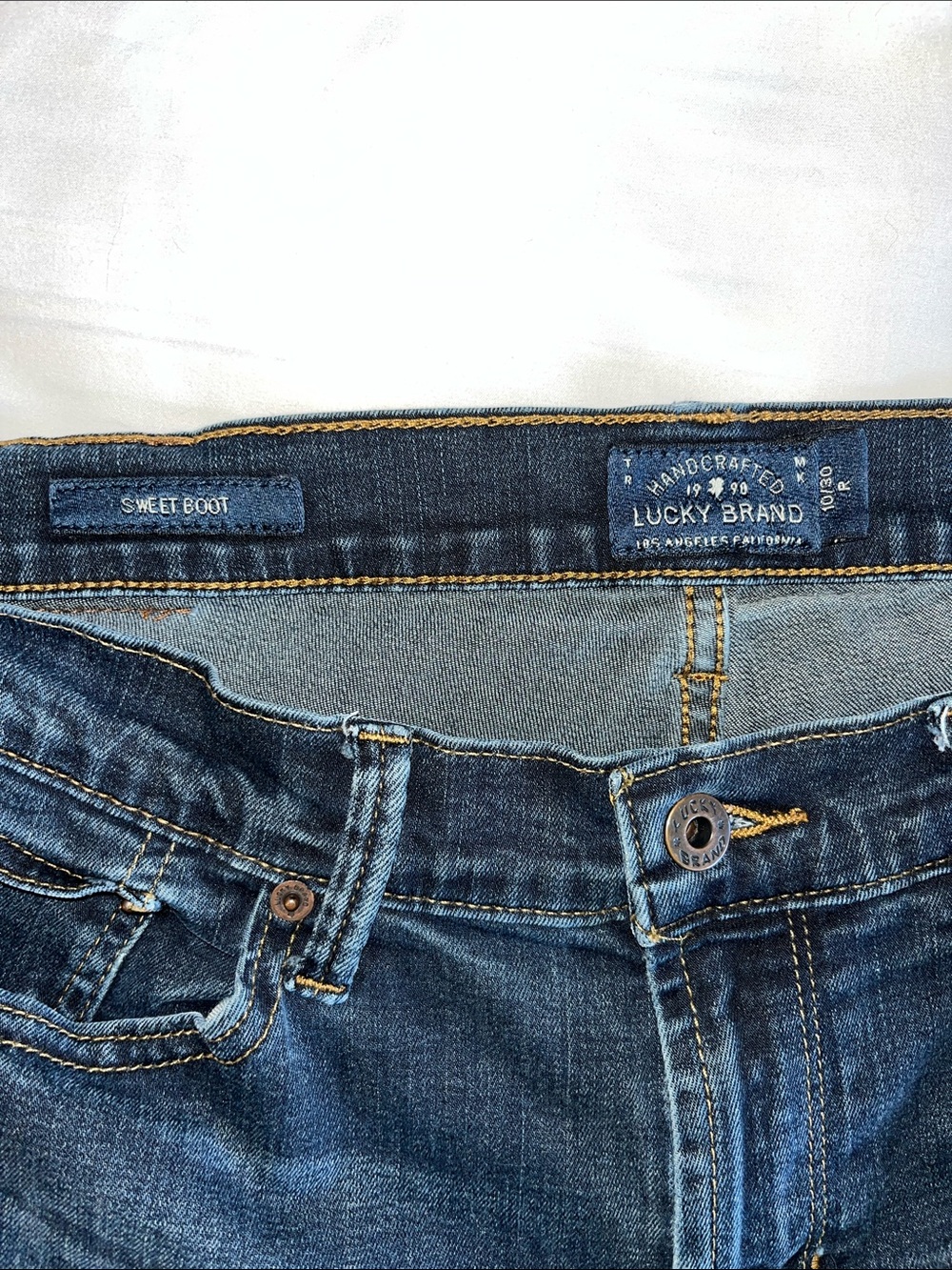 Lucky Brand Women's Sweet Boot Dark Indigo Flare Jeans 10/30 R‎ - Picture 2 of 9